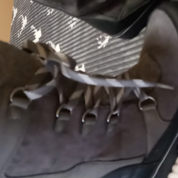 HHIGJ SIERRA SNOW BOOTS SIZE 8M - Picture 7 of 12